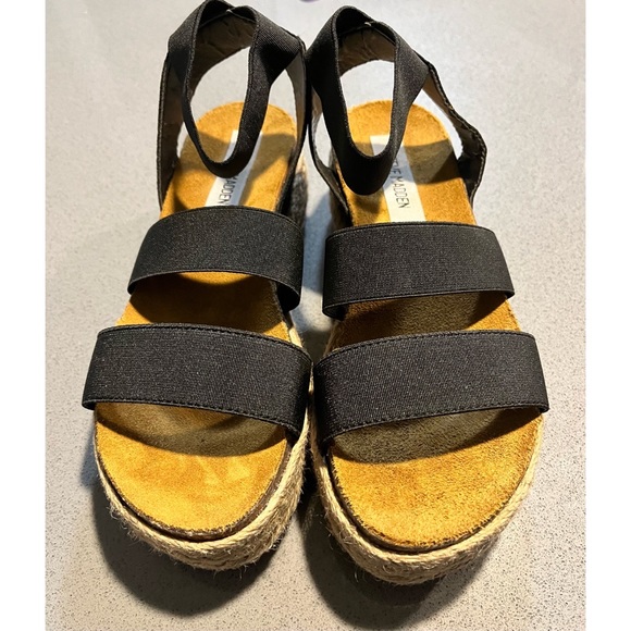 Steve Madden Kimmie Black Sandals.  Size 6 - Picture 11 of 11